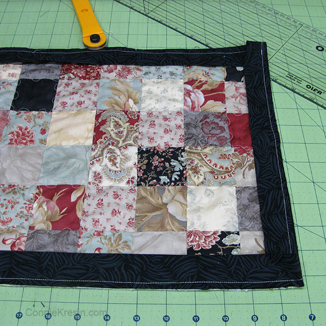 Quick and easy Table Runner tutorial adding binding using my binding tutorial