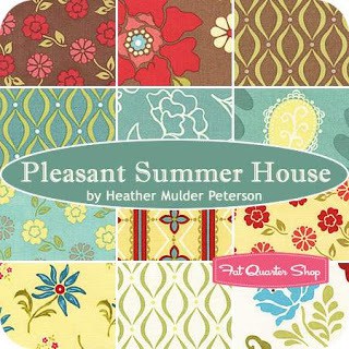 Pleasant Summer House Table Topper