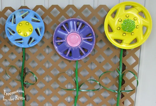 DIY Hubcap flowers for your garden