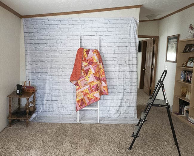 Quilt Photography Backdrop DIY for quilts setting up the backdrop