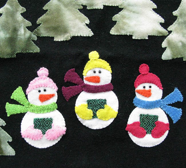 caroling snowmen wool table topper tutorial building snowmen closeup