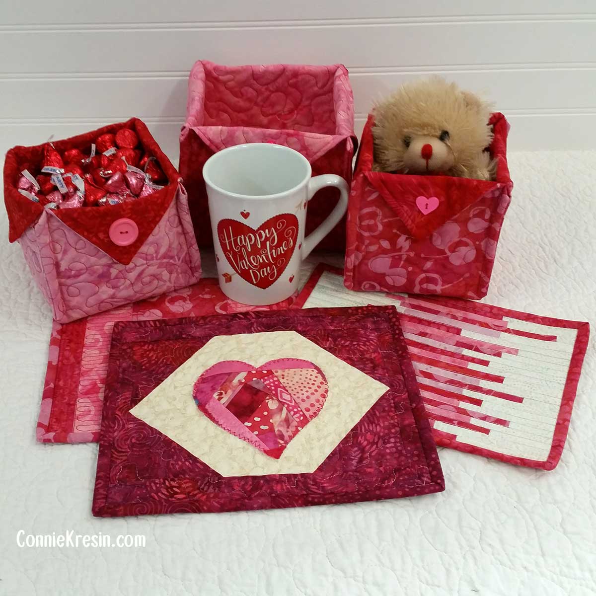 Happy Galentine’s Day Mug Rug Tutorial and more Fabric Baskets!