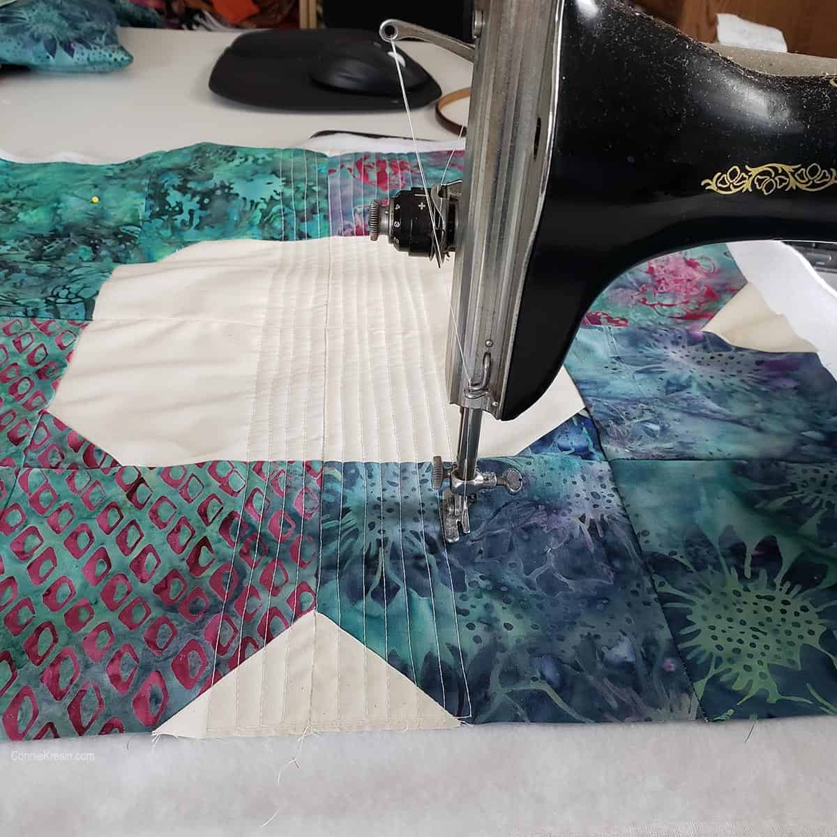 Quilting the Morning glory pillow on a vintage Singer sewing machine