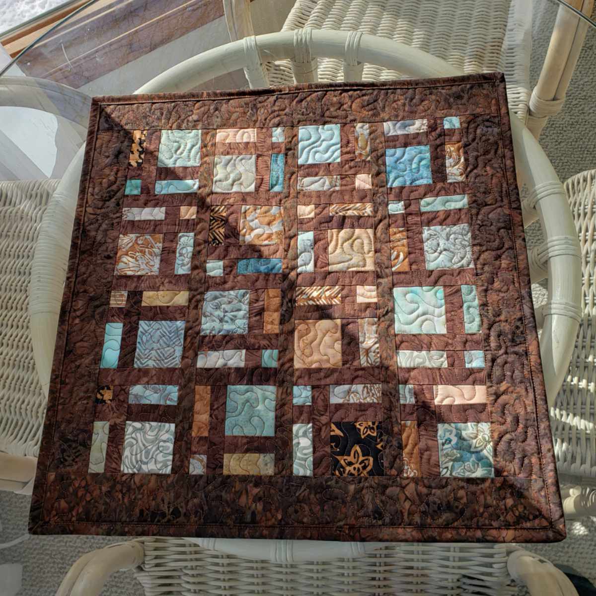Mini Scattered table topper with shadow on it