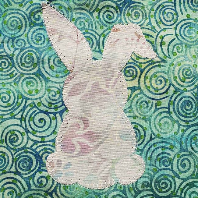 Cute Patchwork Rabbit Applique Quilt Pattern Freemotion by the River