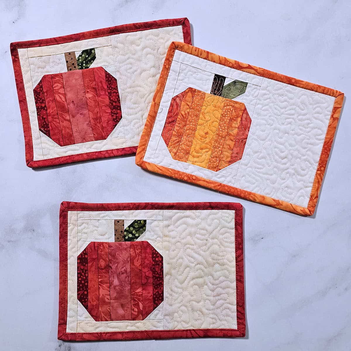 Apple Mug Rug