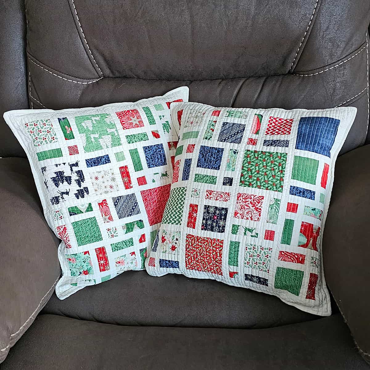 Mini Christmas Scattered Pillows
