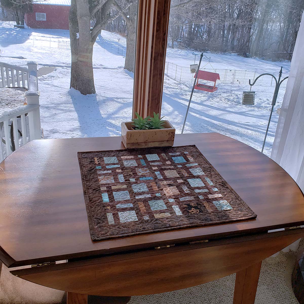 Mini Scattered table topper on a small table