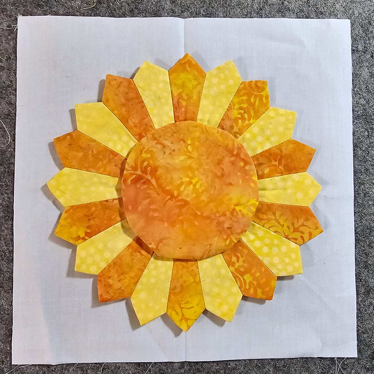 Yellow Dresden plate